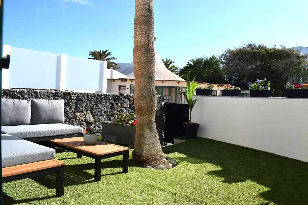 Bungalow La Palmera: Beachfront with Pool View Costa Teguise 0*,