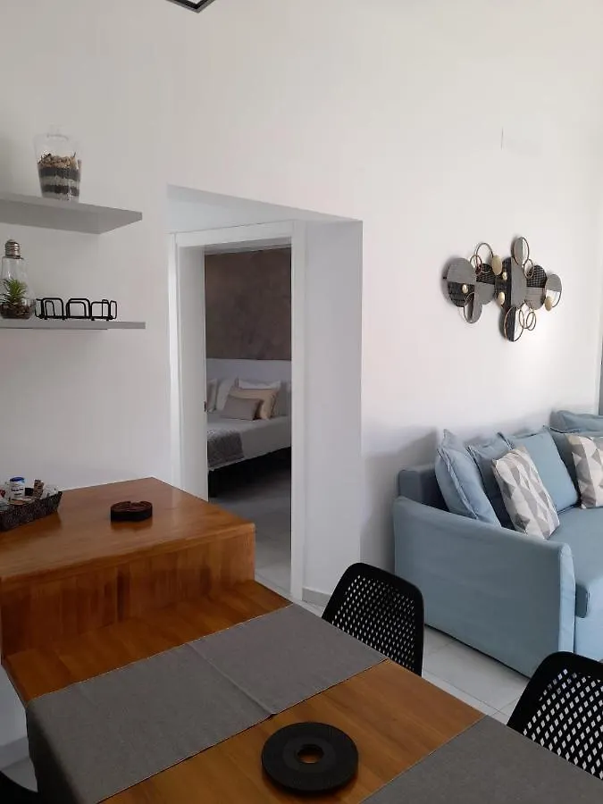 Bungalow La Palmera: Beachfront with Pool View Costa Teguise